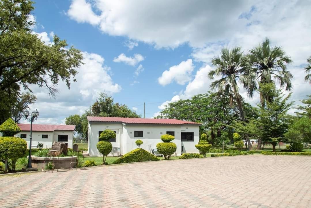 Zambezi Junction Lodge Livingstone Exterior photo